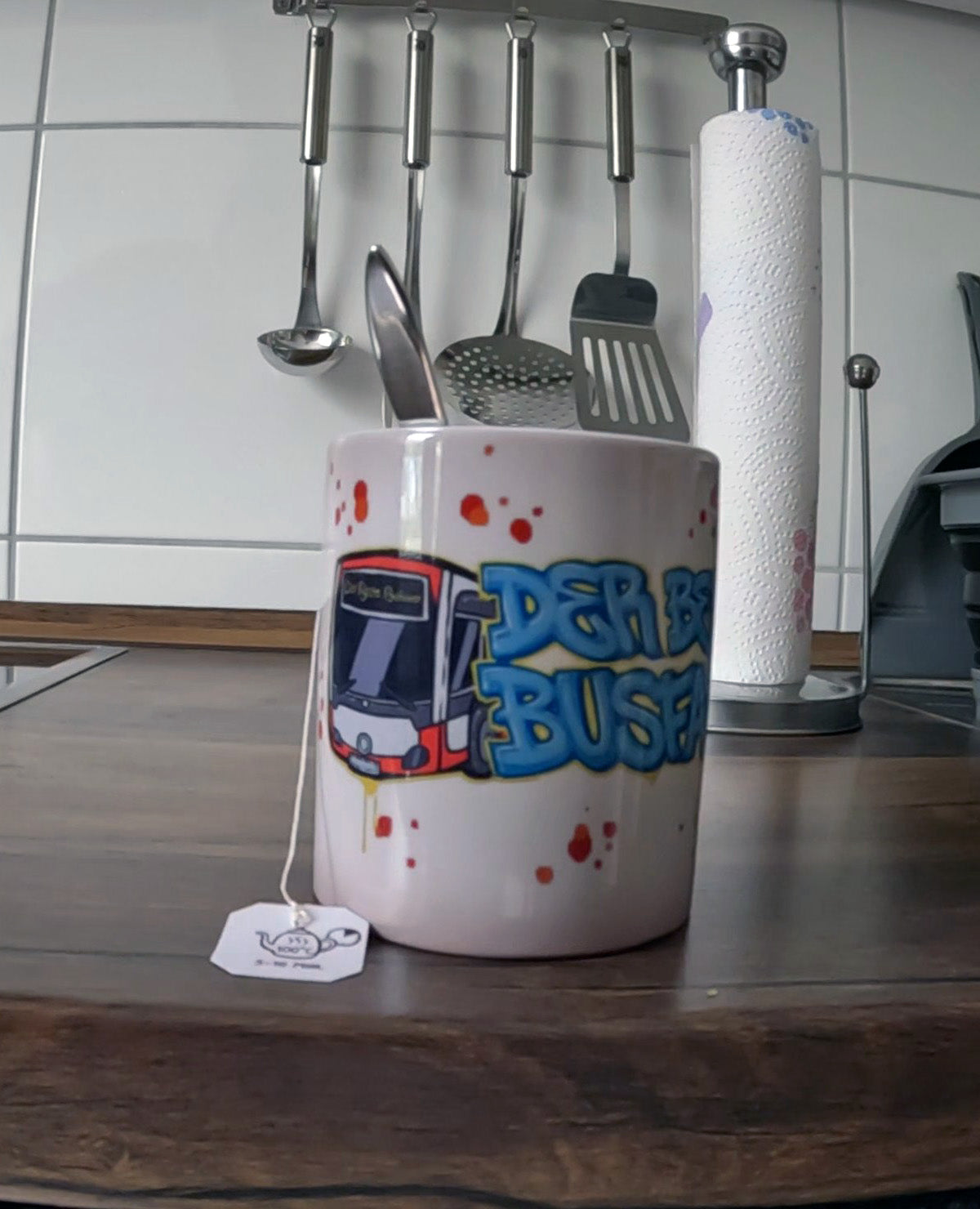 Eine magische Tasse mit meinem eigenen Logo.