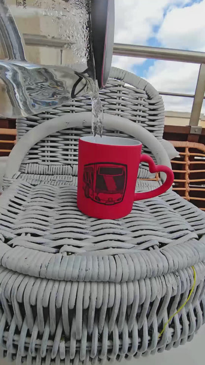 Einе Rote Zaubertasse